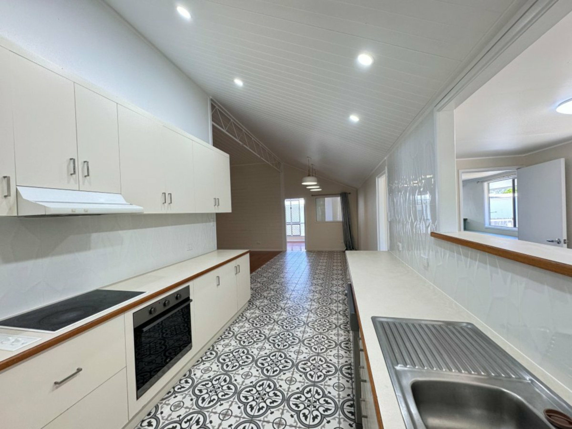 12 Dalrymple Street, BOWEN