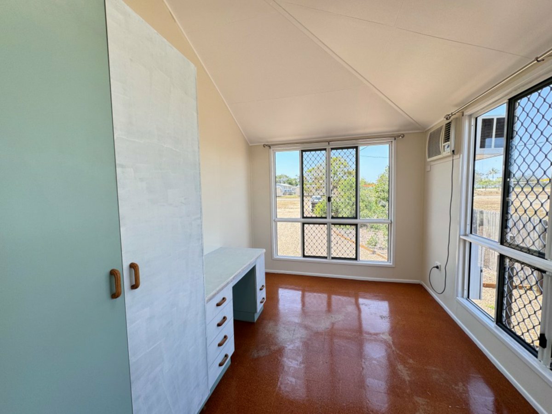 12 Dalrymple Street, BOWEN