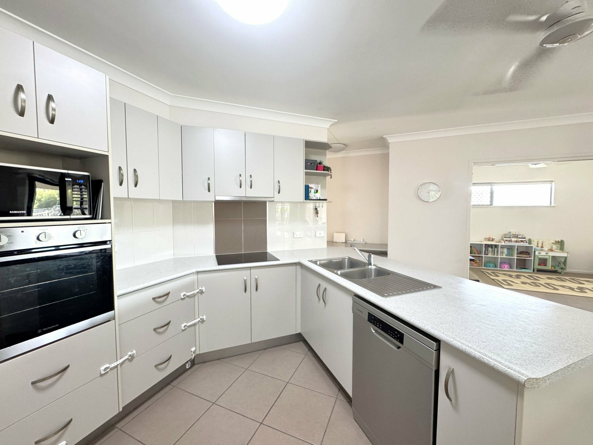 12 Cowrie Street, BOWEN