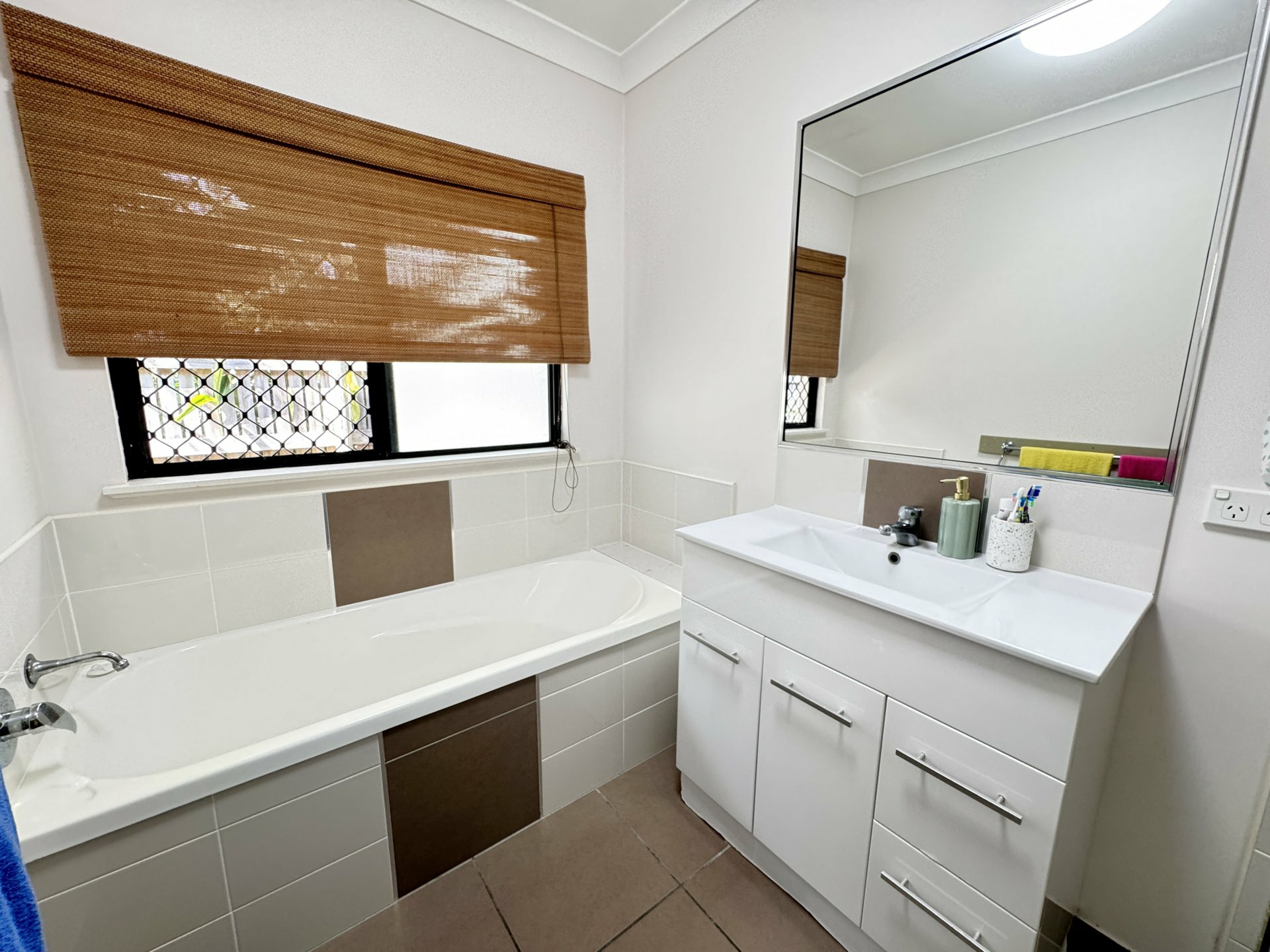 12 Cowrie Street, BOWEN