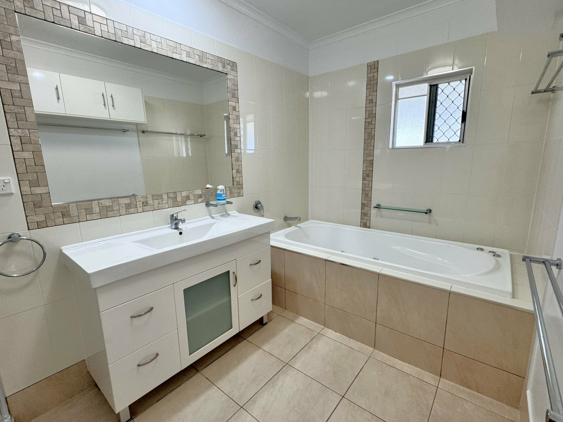 3 Hill Street, BOWEN