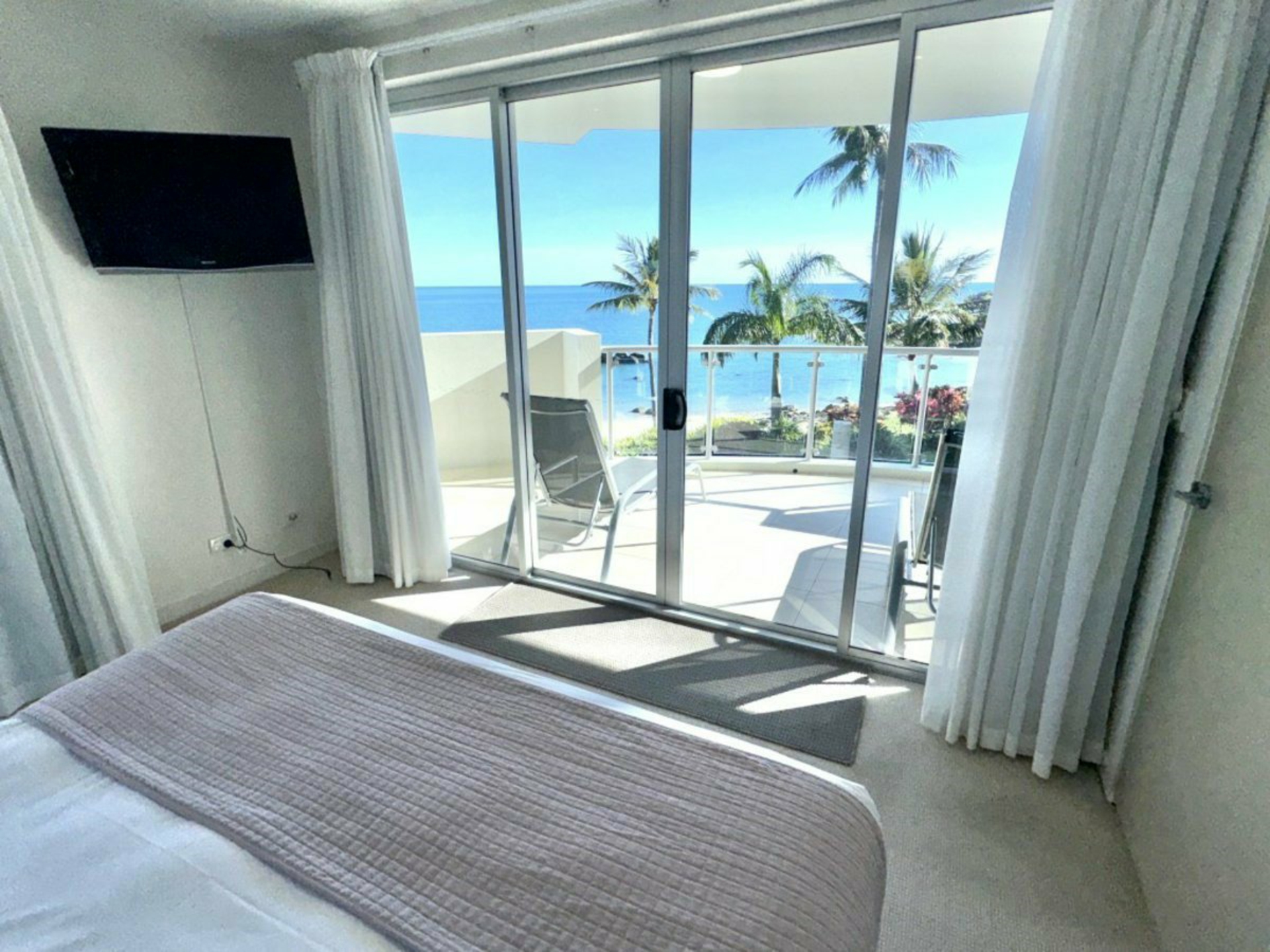2/2B Horseshoe Bay Road, Coral Cove Apartments, BOWEN