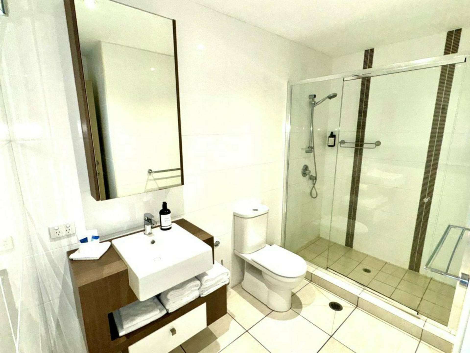 2/2B Horseshoe Bay Road, Coral Cove Apartments, BOWEN
