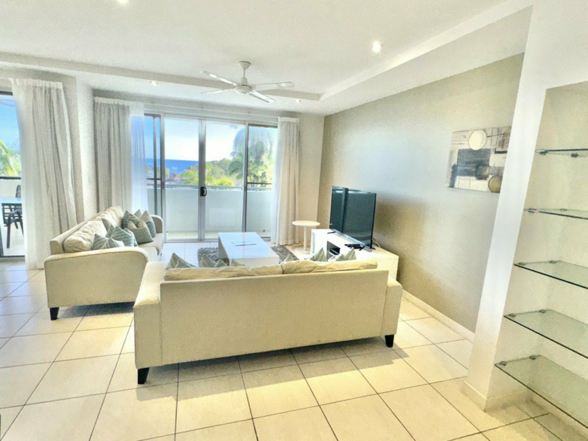 2/2B Horseshoe Bay Road, Coral Cove Apartments, BOWEN