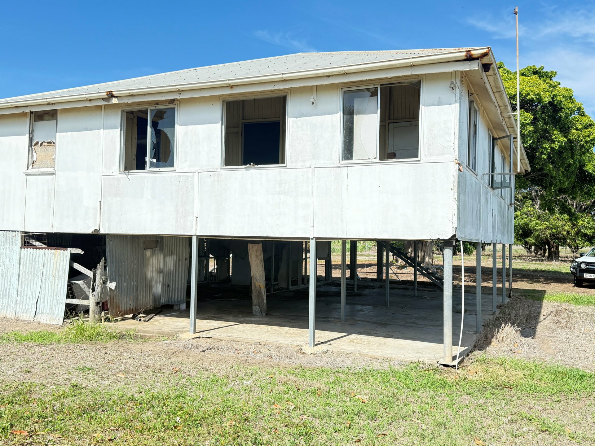 285 Inverdon Road — photo 9 of 14