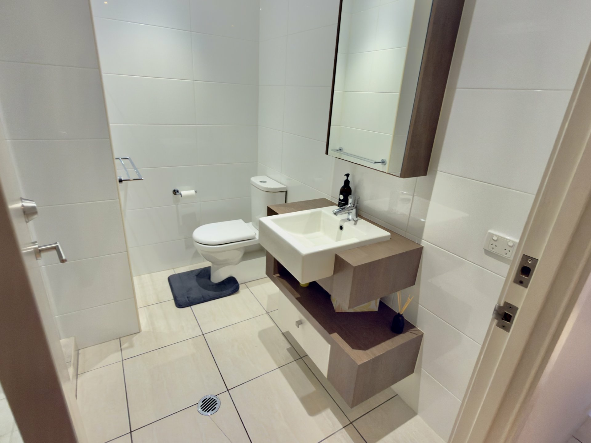 CORAL COVE APARTMENTS Apartment 21/2b Horseshoe Bay Road — photo 18 of 30