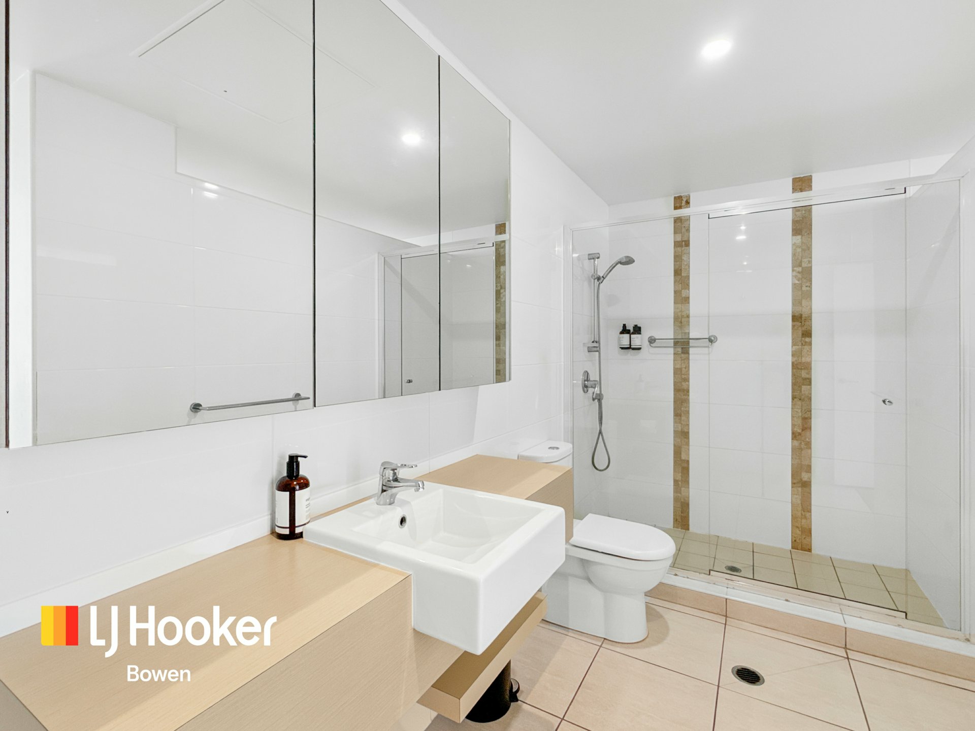 Apartment 17/2B Horseshoe Bay Road — photo 18 of 29