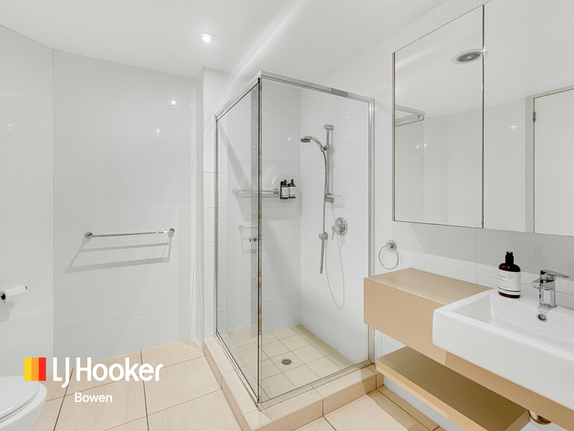 Apartment 17/2B Horseshoe Bay Road — photo 26 of 29