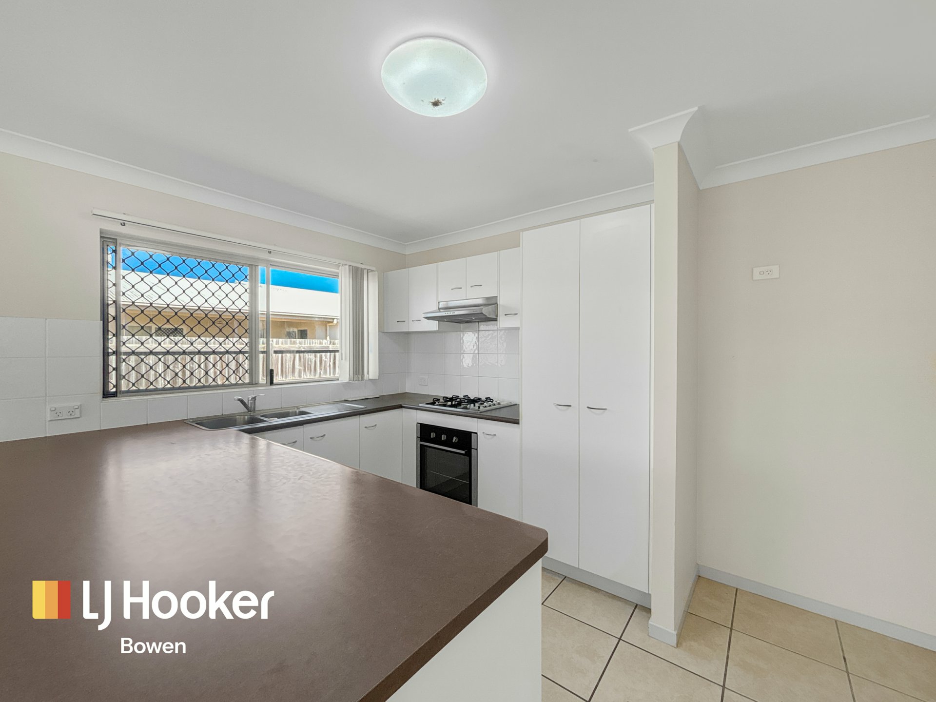 24 Sapphire Crescent — photo 5 of 26