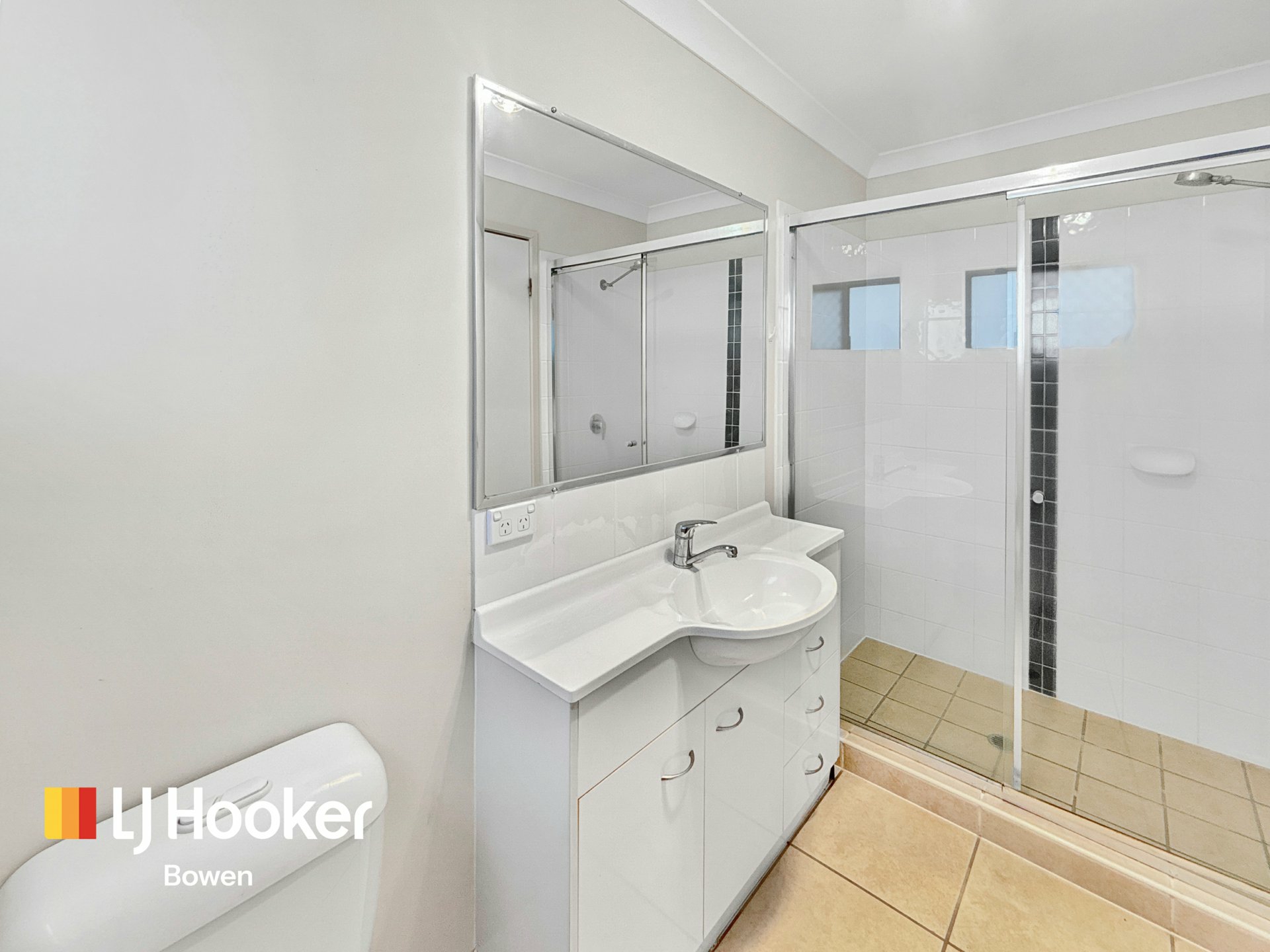 24 Sapphire Crescent — photo 13 of 26