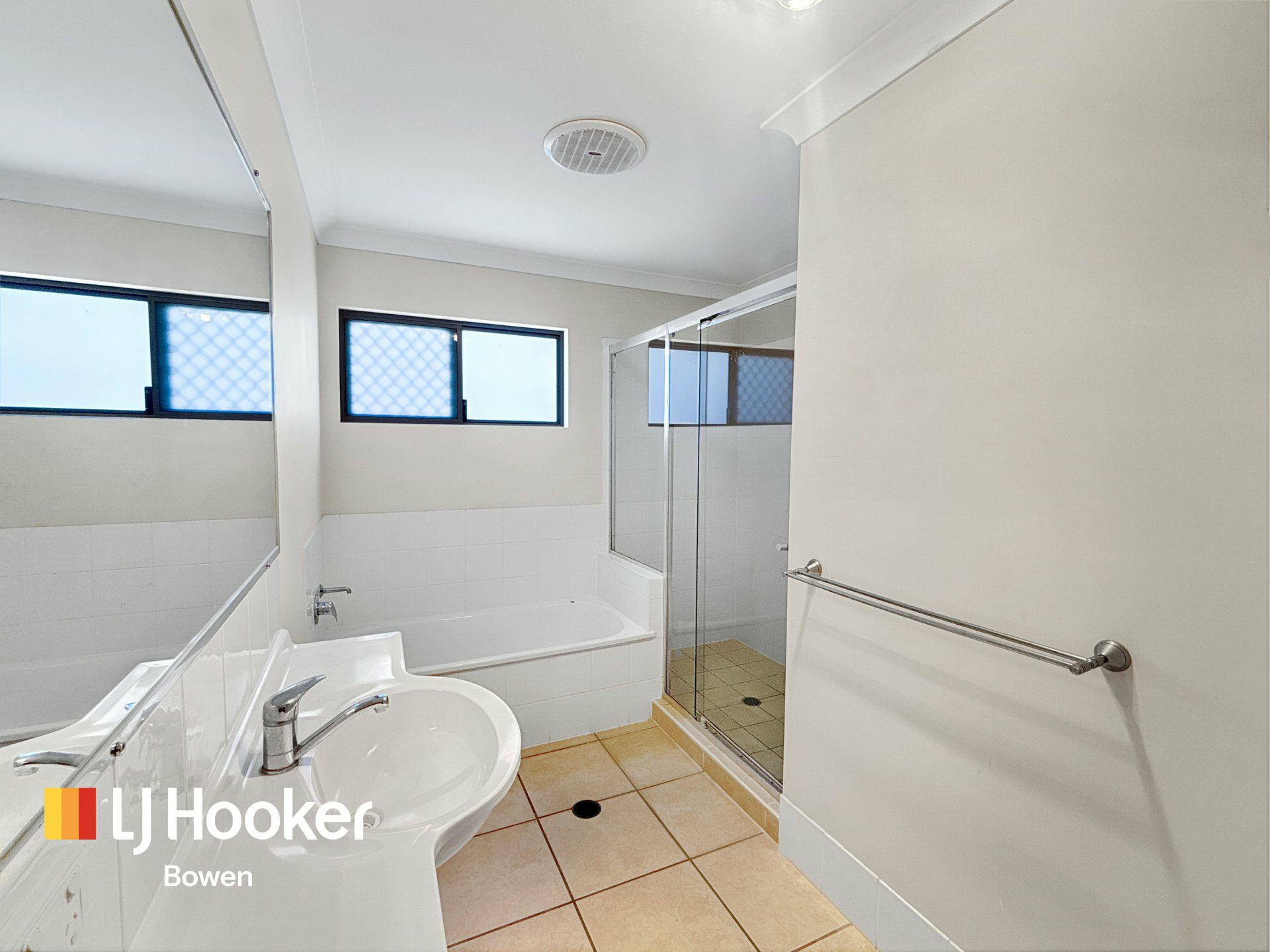 24 Sapphire Crescent — photo 21 of 26