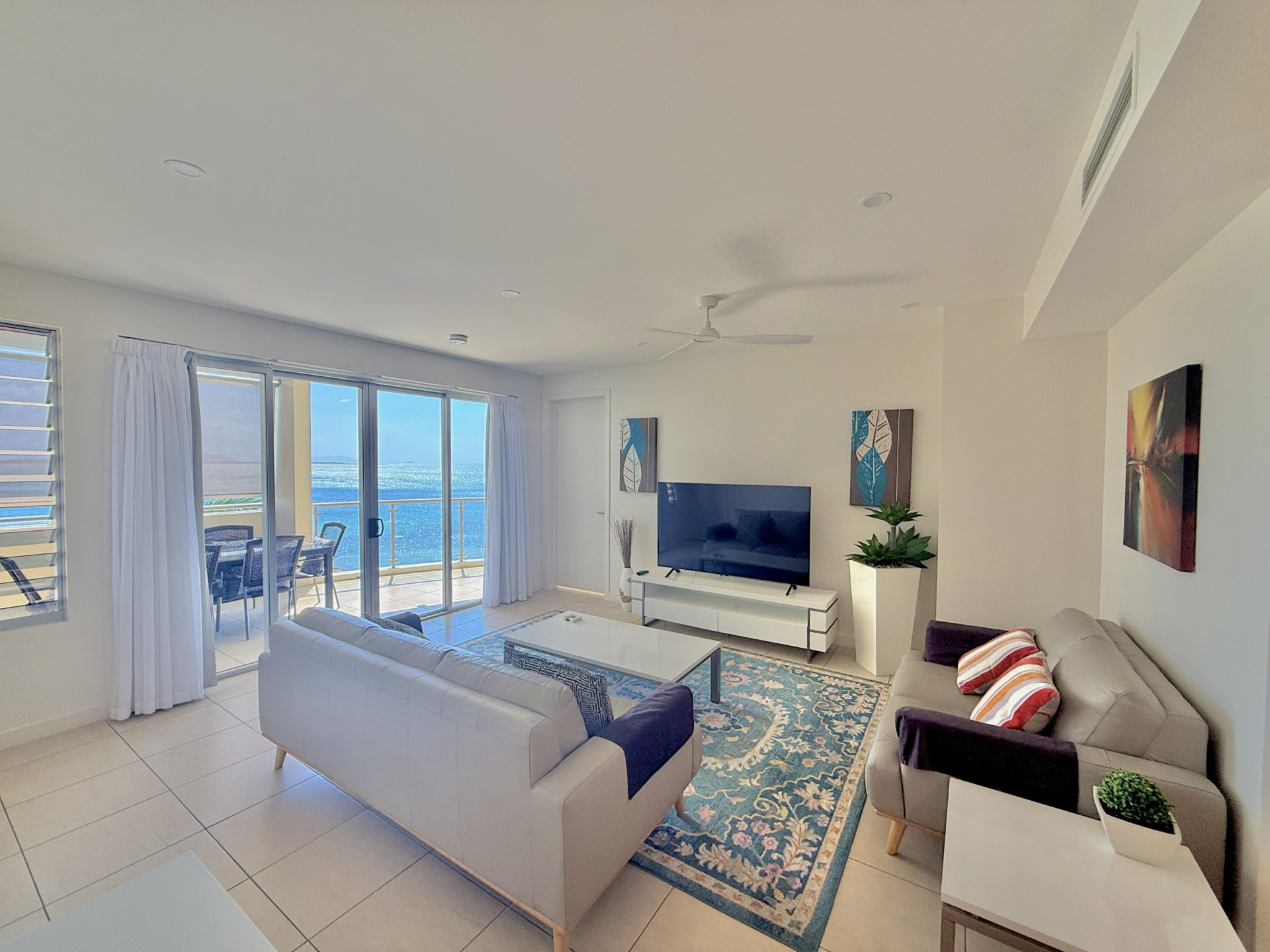 32/2B Coral Cove Apartments — photo 4 of 16