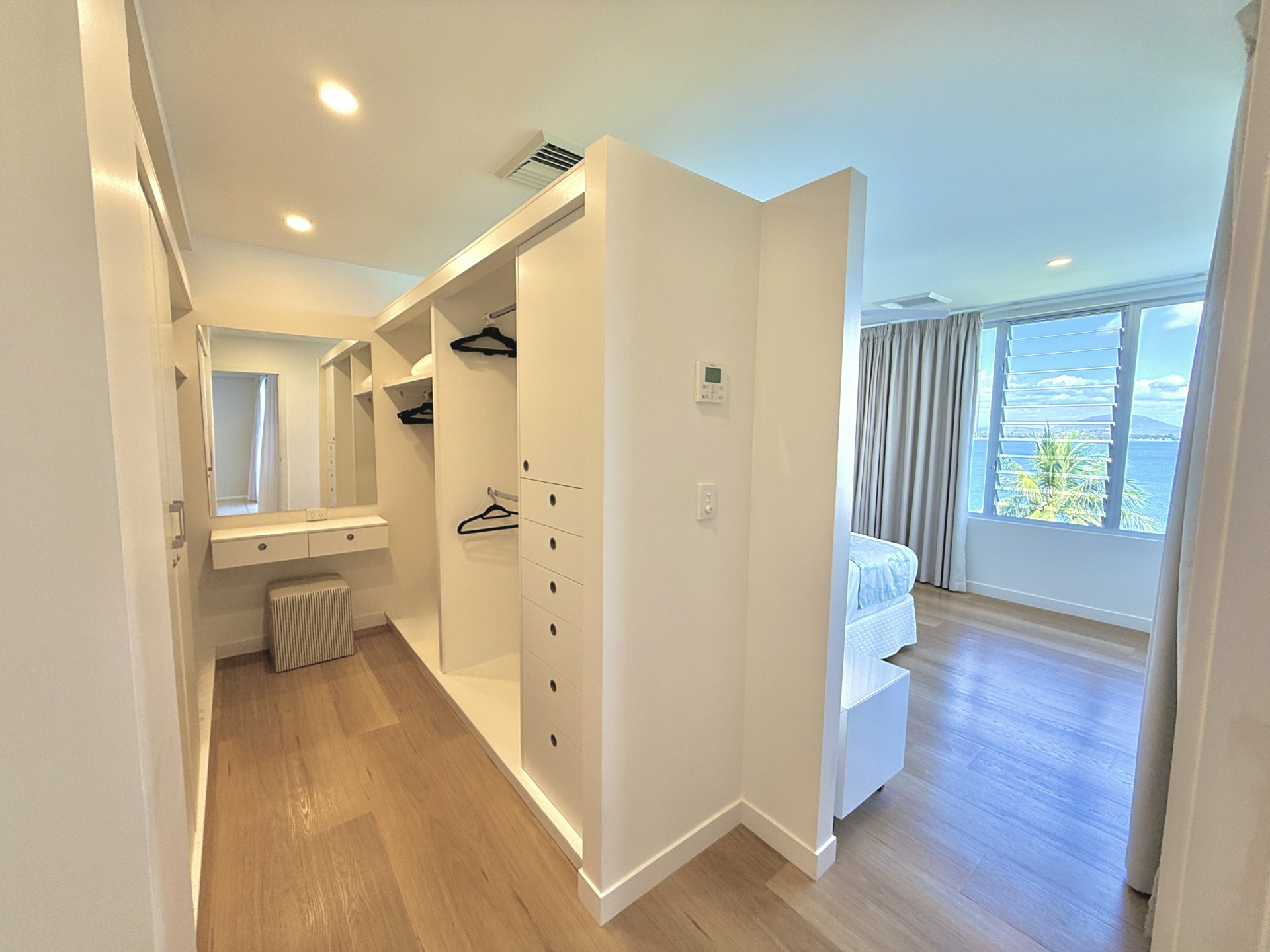 32/2B Coral Cove Apartments — photo 8 of 16