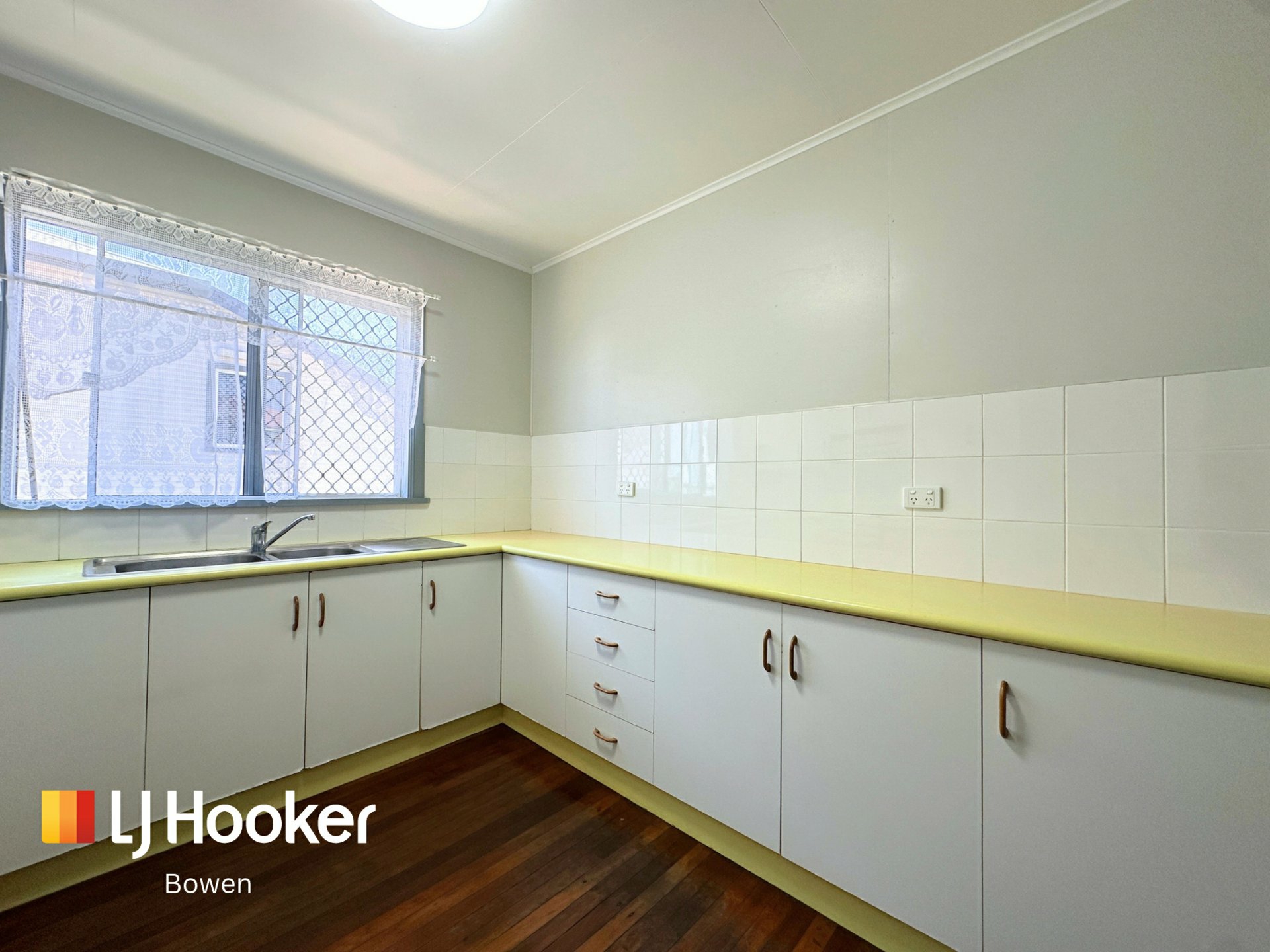 33 Livingstone Street — photo 12 of 30