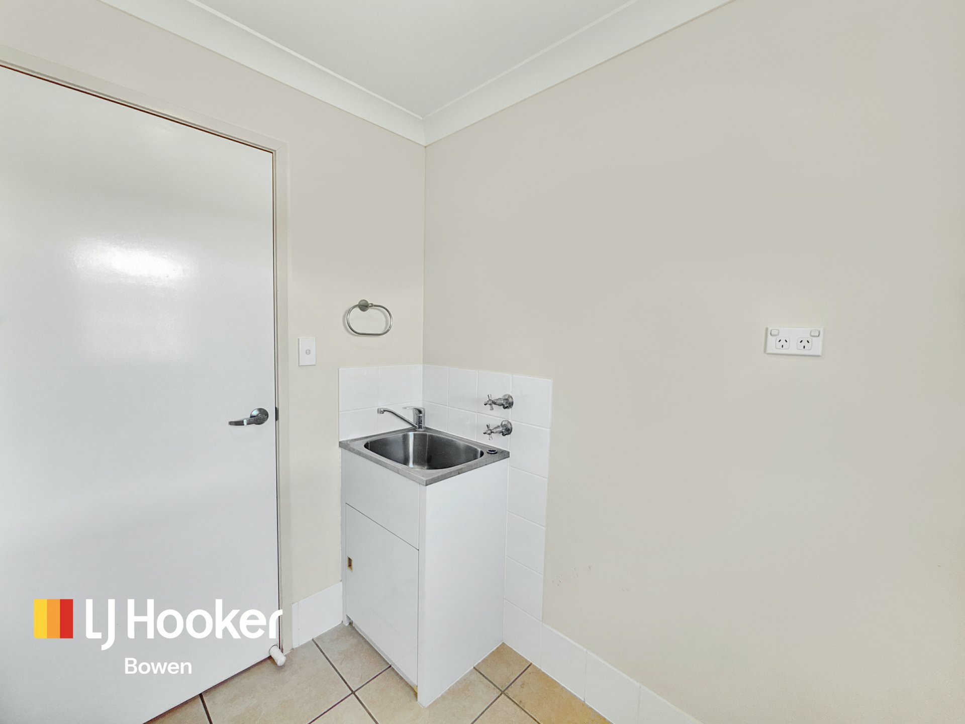 24 Sapphire Crescent — photo 21 of 22