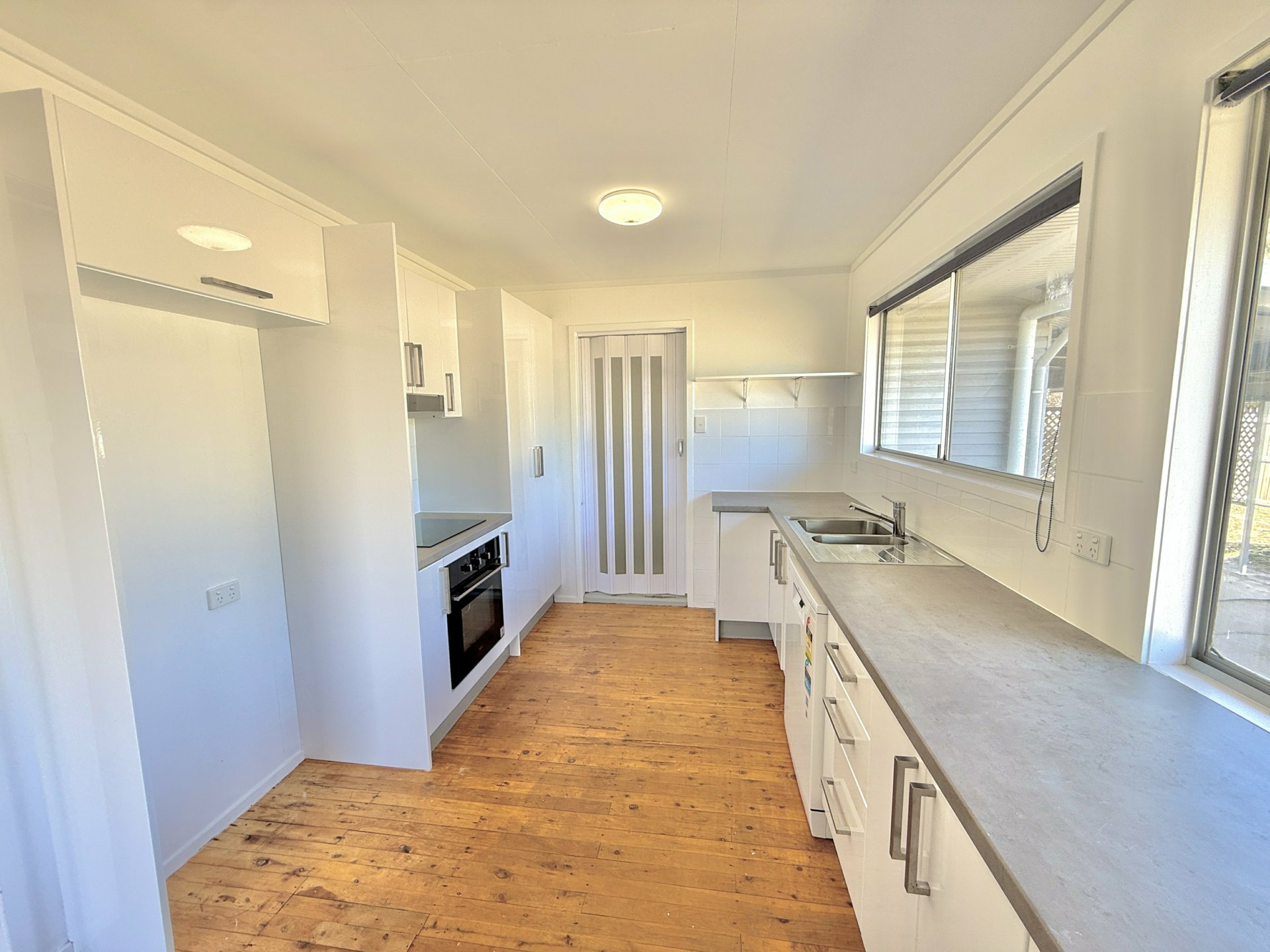 17 Rayner Street — photo 2 of 15
