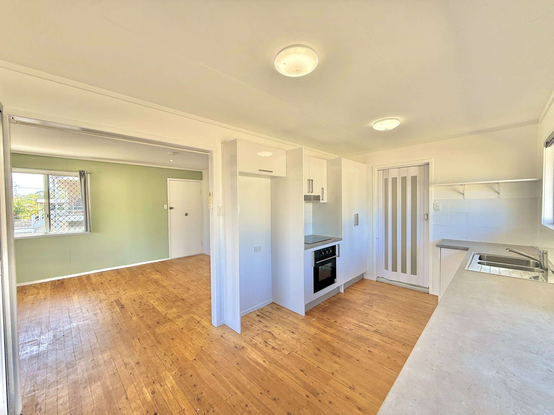 17 Rayner Street — photo 3 of 15