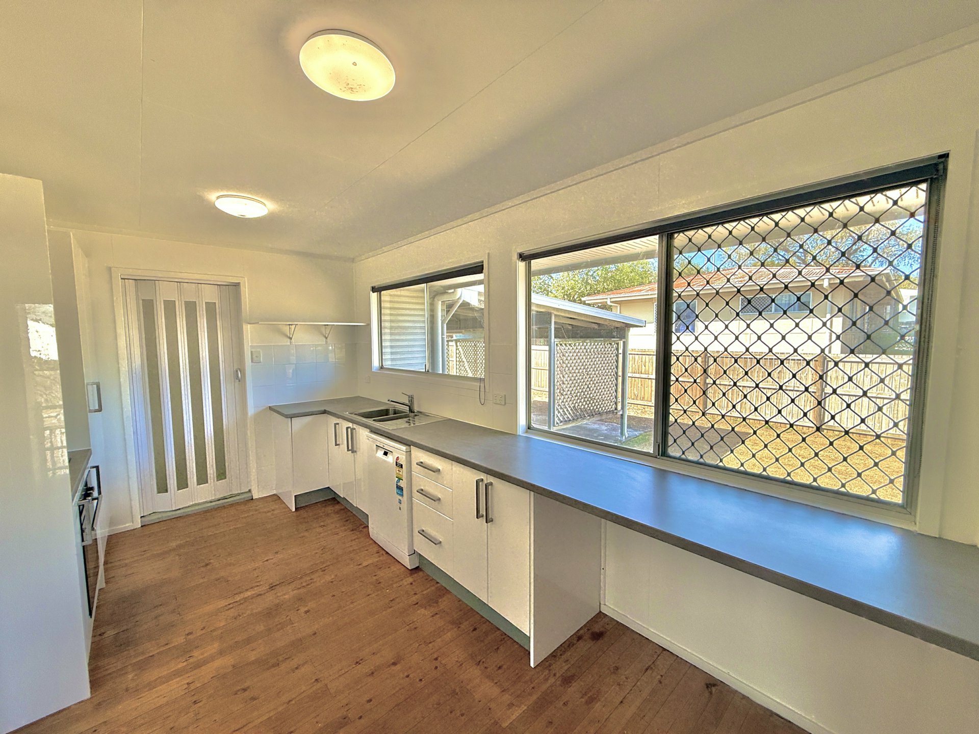17 Rayner Street — photo 4 of 15