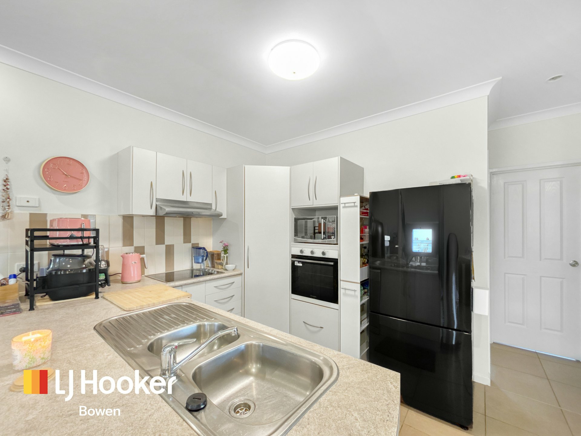 8 Lucinda Place — photo 5 of 19