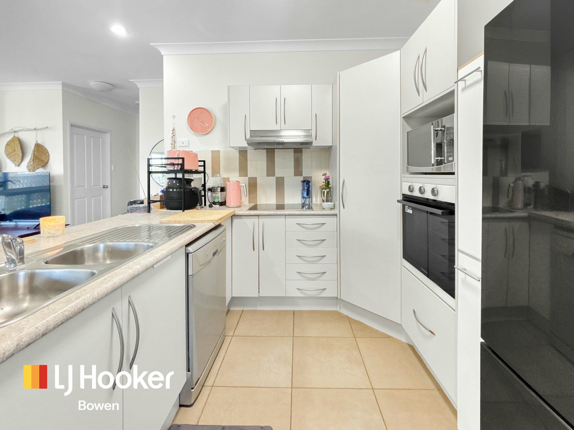8 Lucinda Place — photo 6 of 19