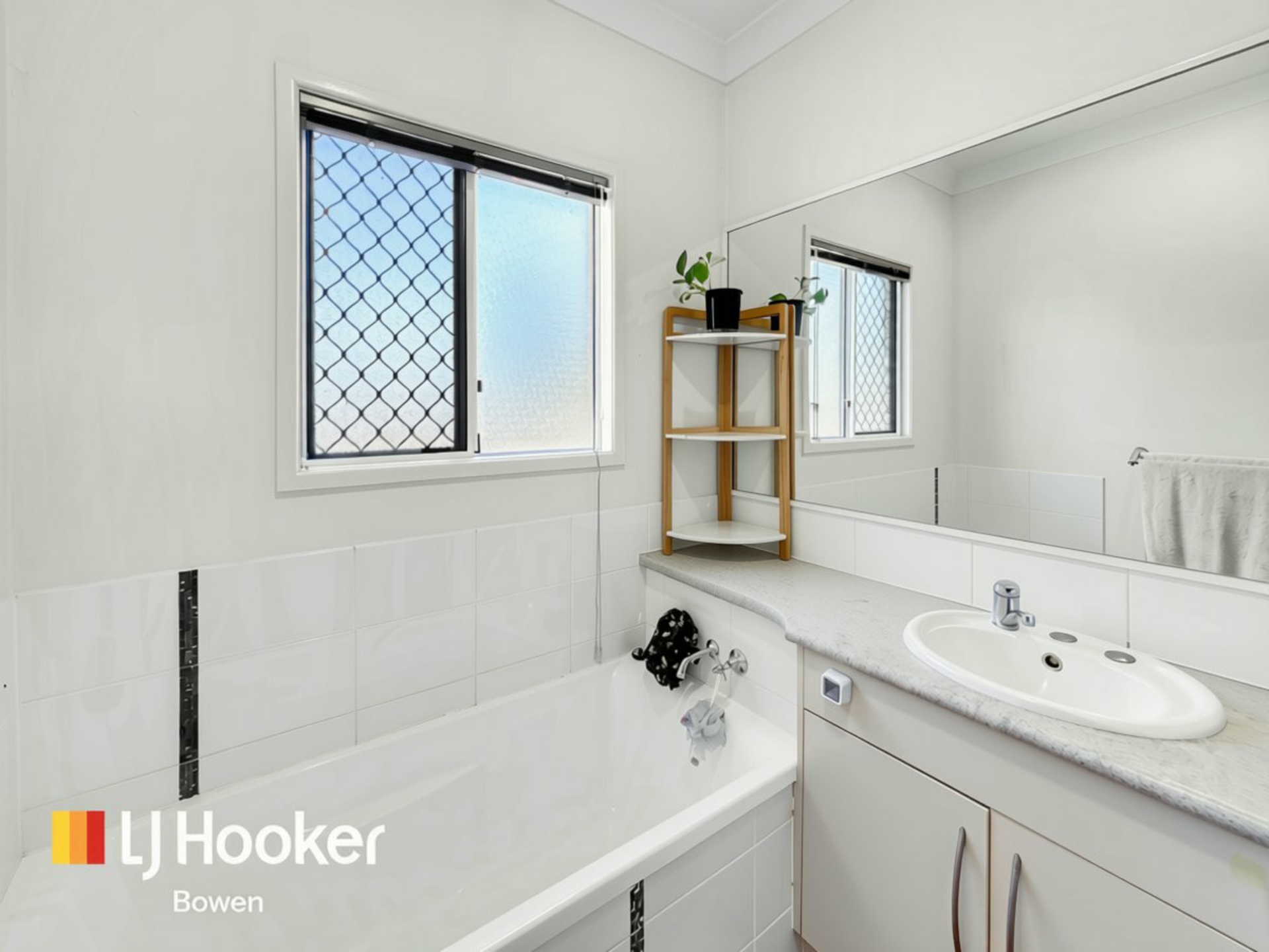 8 Lucinda Place — photo 14 of 19