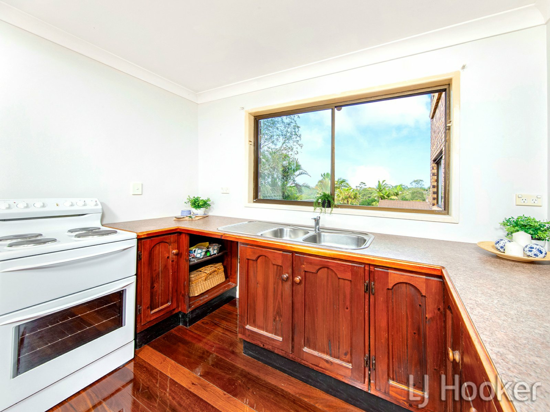 11 Rembrandt Street, CARINA