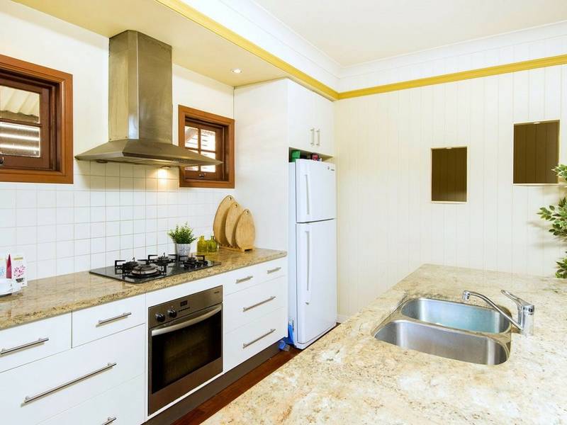 28 Redfern Street, WOOLLOONGABBA