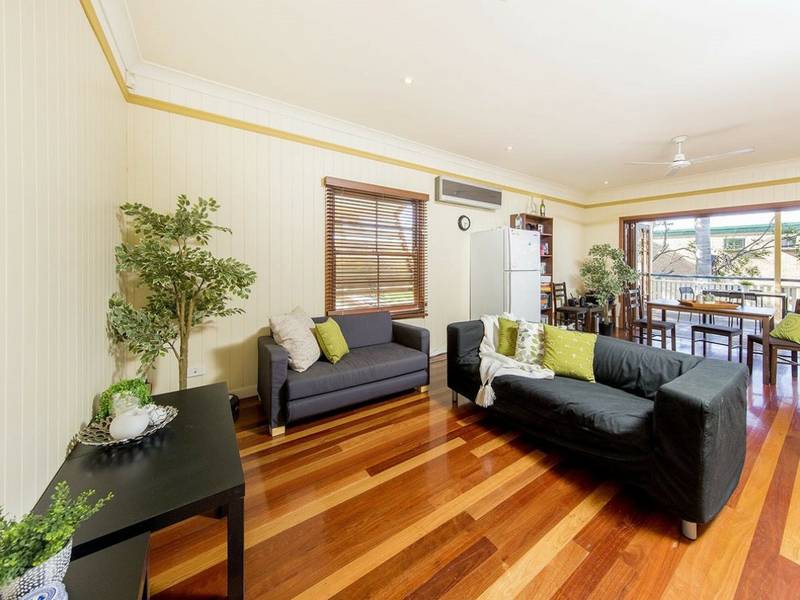 28 Redfern Street, WOOLLOONGABBA