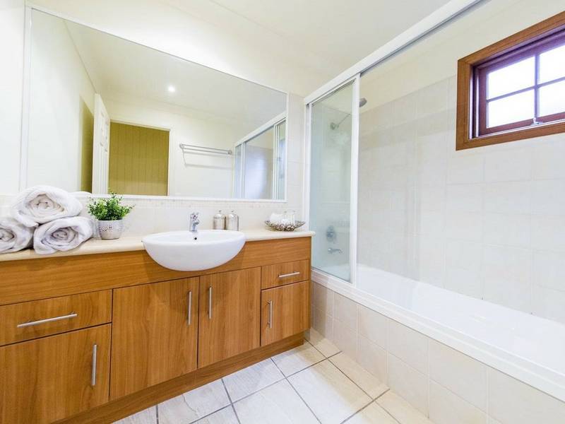 28 Redfern Street, WOOLLOONGABBA