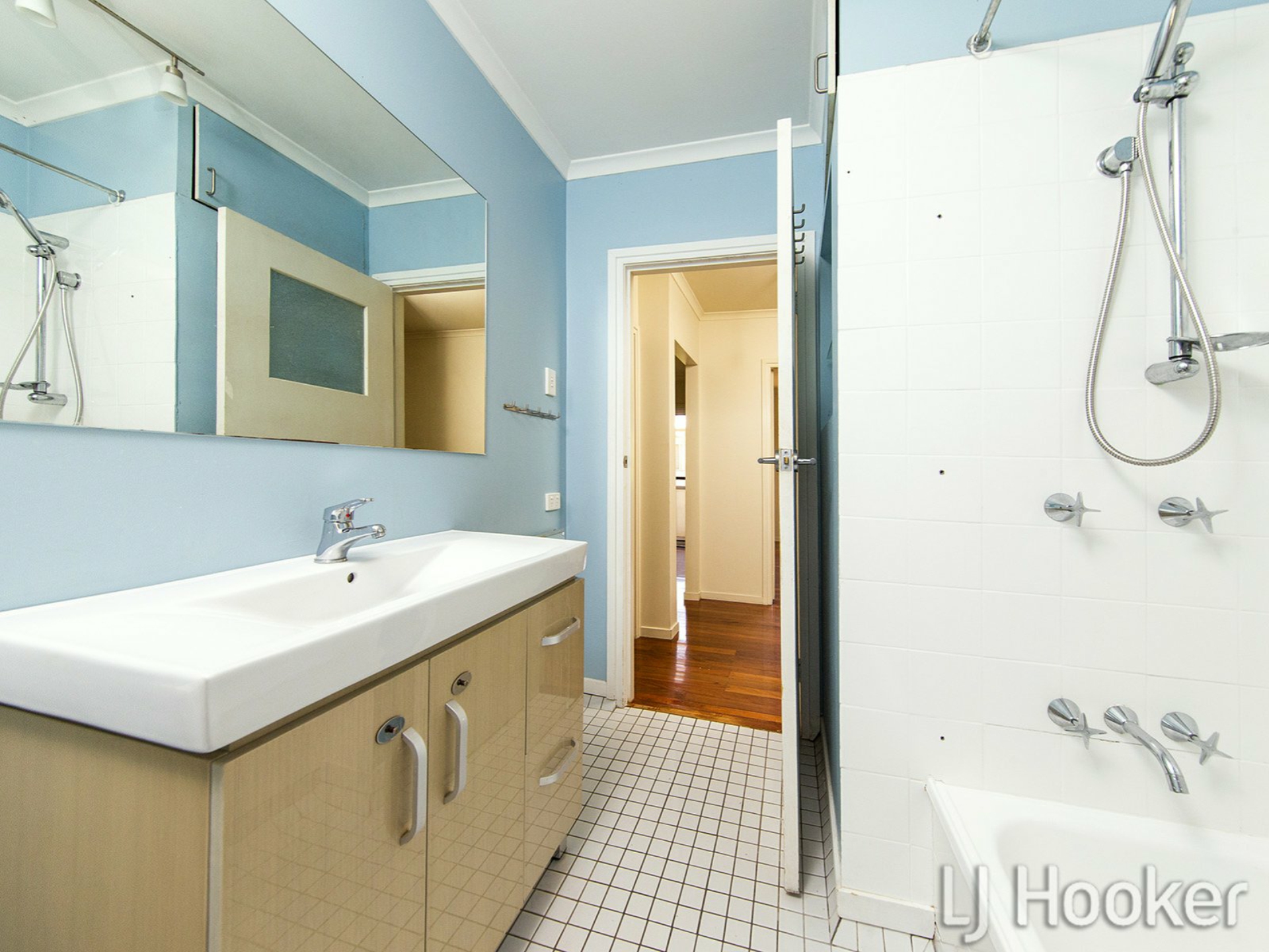 114 Lawn Street, HOLLAND PARK