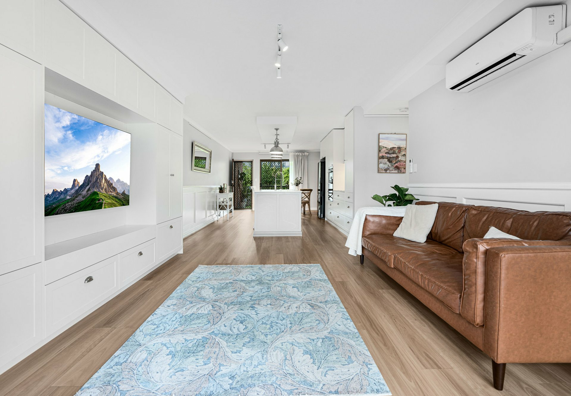 2/37 Buxton Street, Ascot