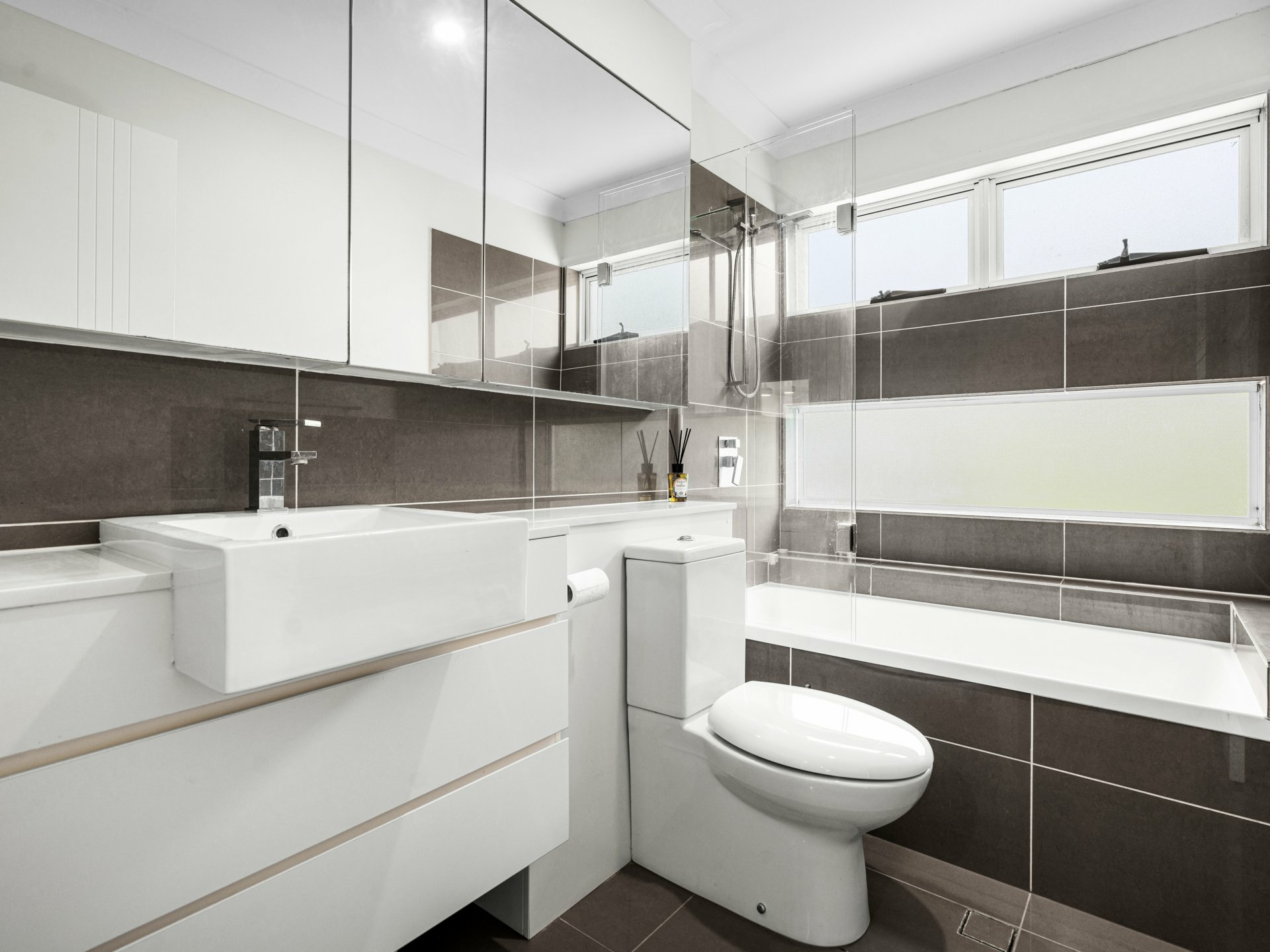 Unit 1/16 Ormuz Street, CARINA HEIGHTS