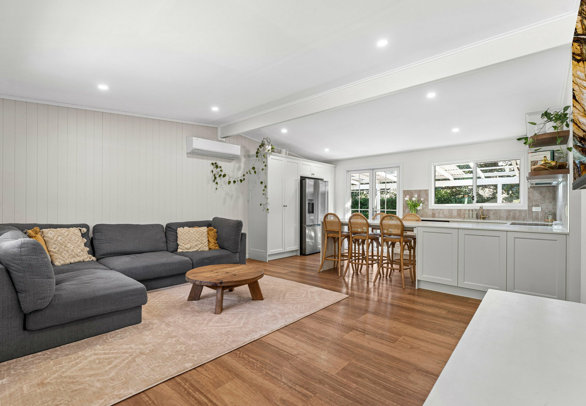 32 Beacon Drive — photo 4 of 16