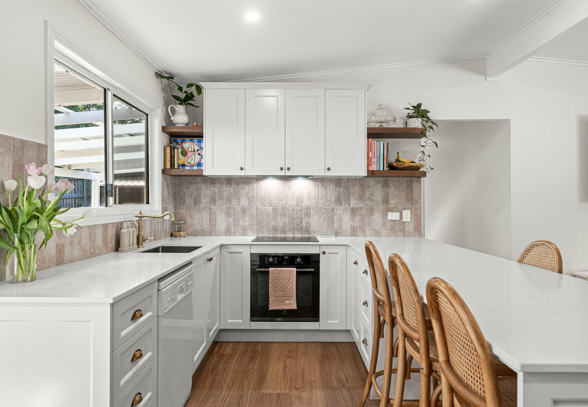 32 Beacon Drive — photo 5 of 16