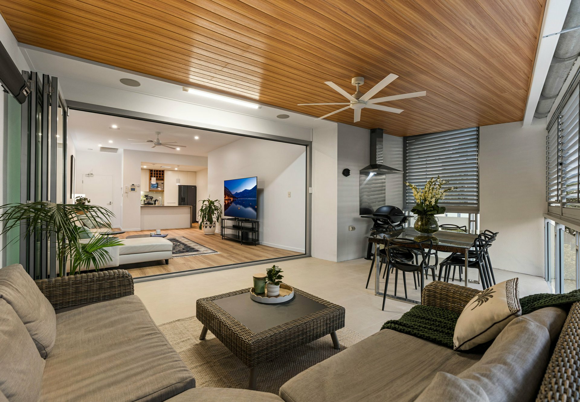 3/232 Oxford Street — photo from LJ Hooker Cannon Hill