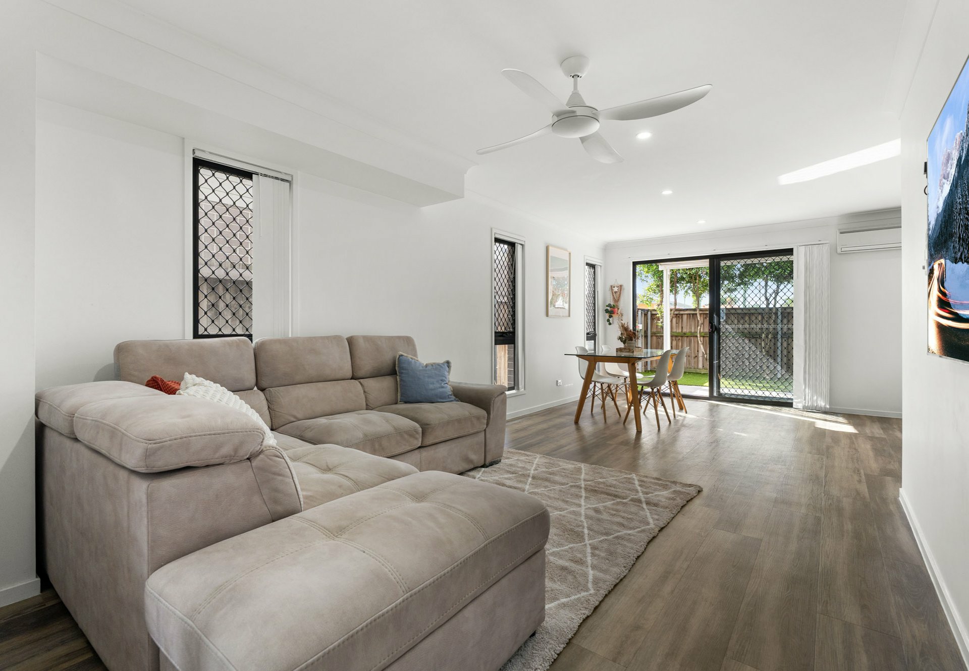 4/1501 Wynnum Road — photo 2 of 14
