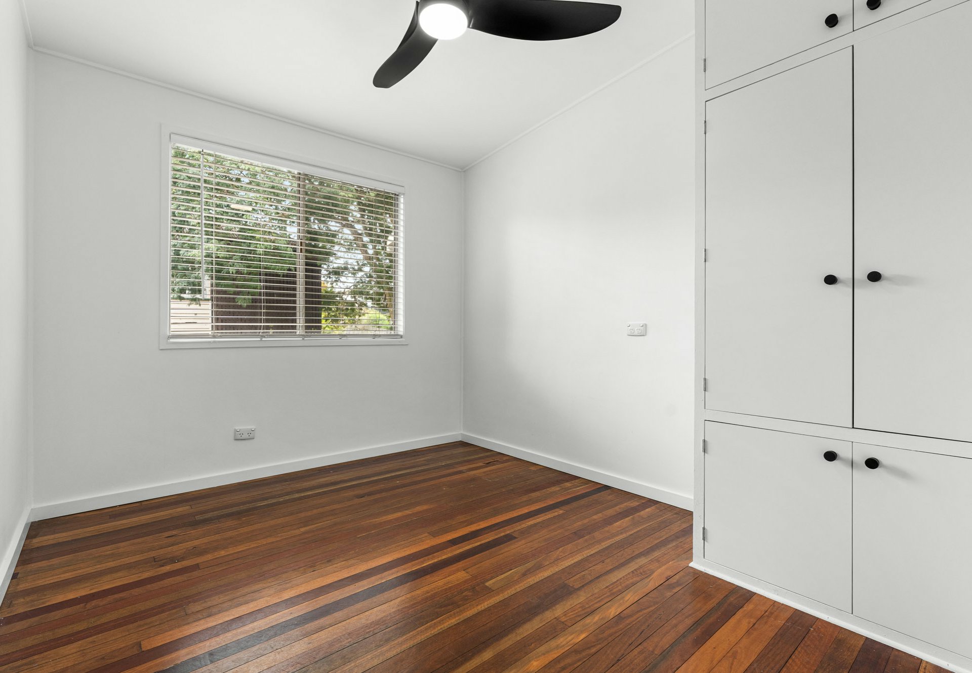 77 Woodanga Street — photo 11 of 17