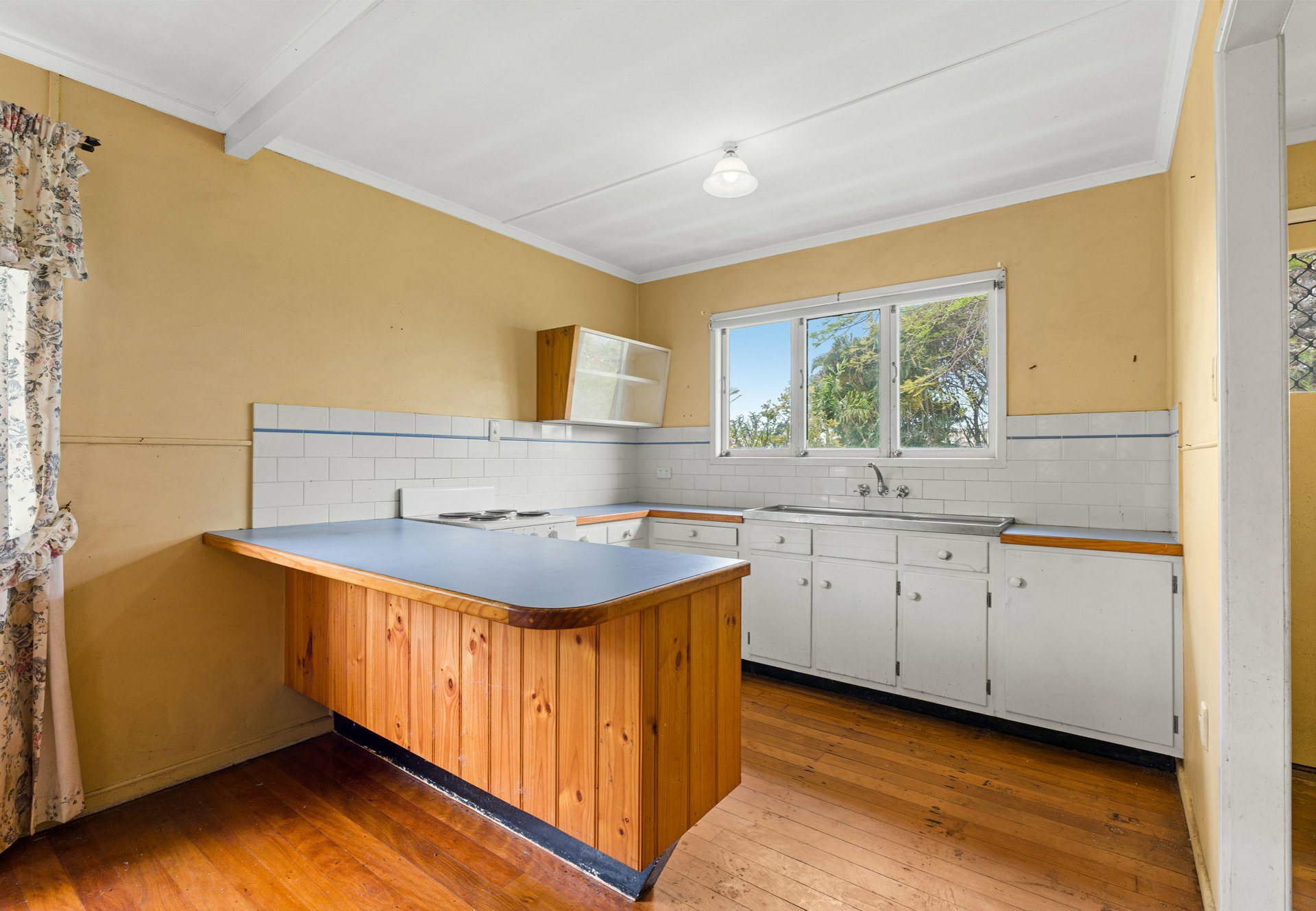 71 Whitworth Road — photo 5 of 14