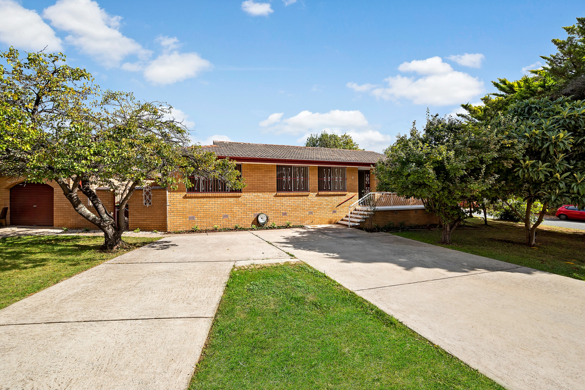 1 Phoenix Place, Giralang