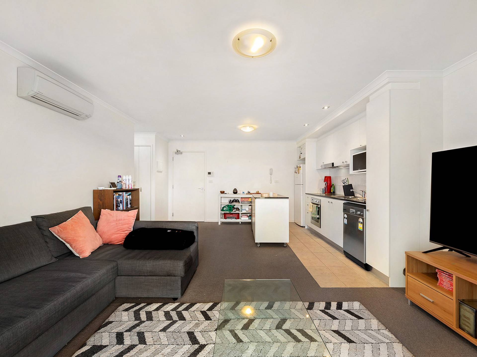 817/17 Dooring Street, BRADDON