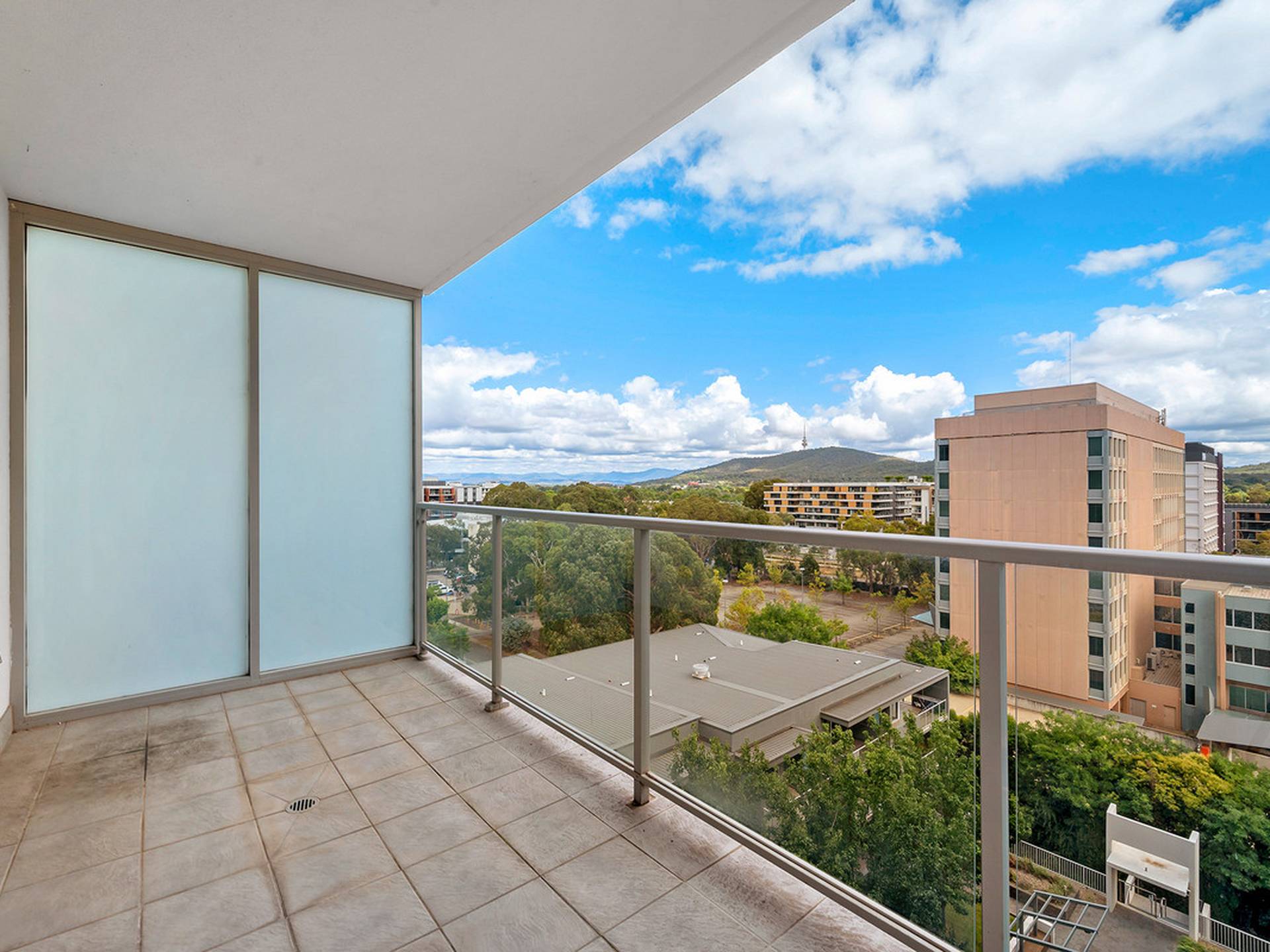 817/17 Dooring Street, BRADDON
