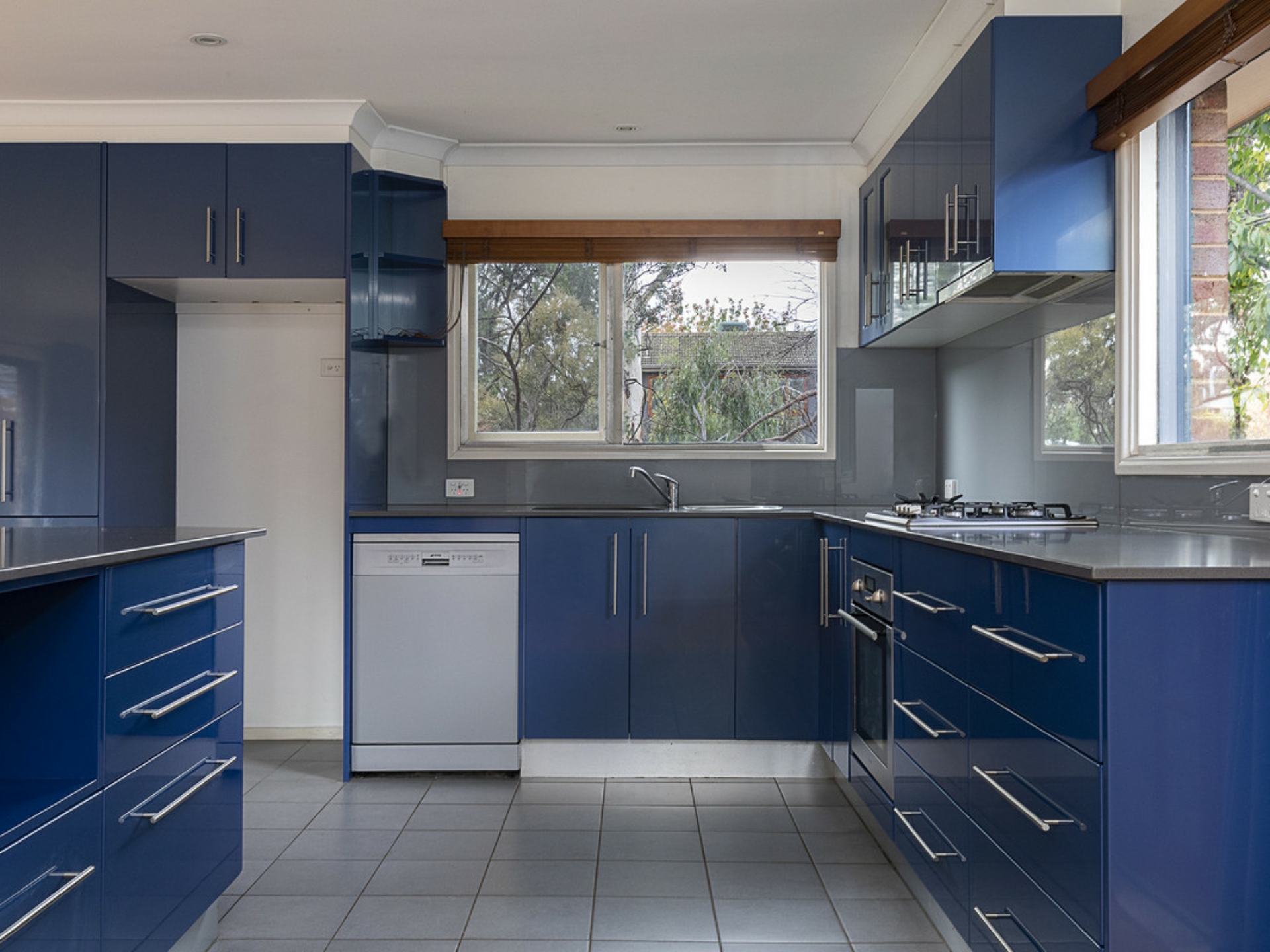 48 Glossop Crescent, CAMPBELL