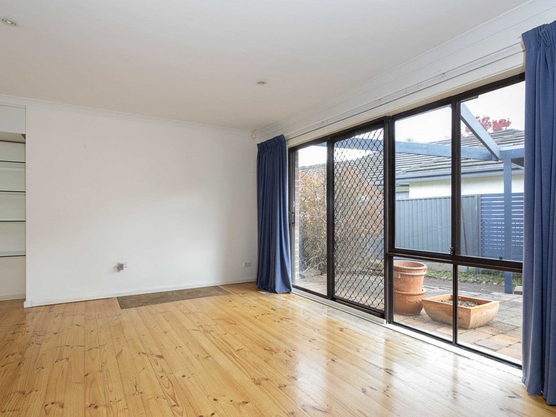 48 Glossop Crescent, CAMPBELL