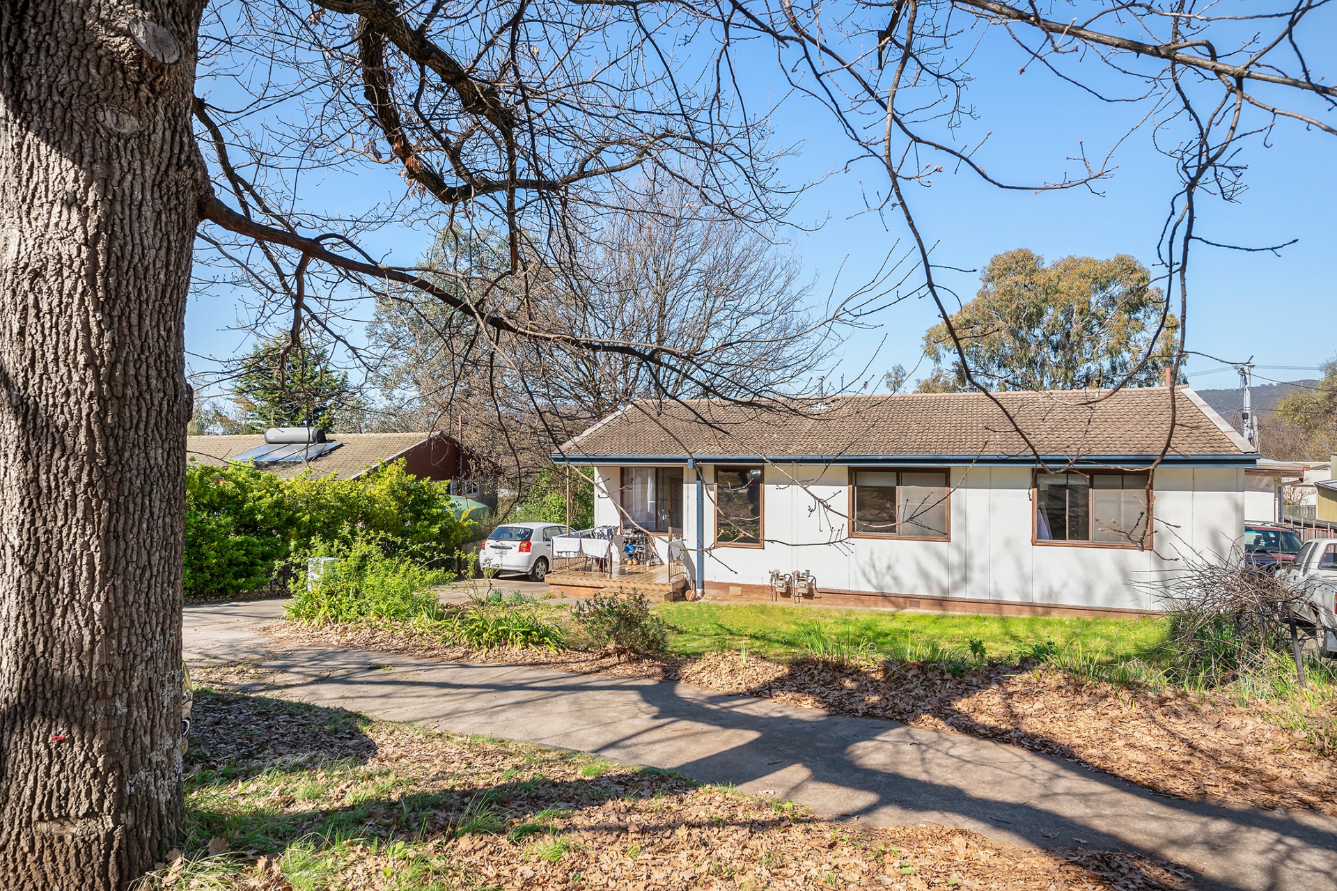 16 Mackennal Street, Lyneham