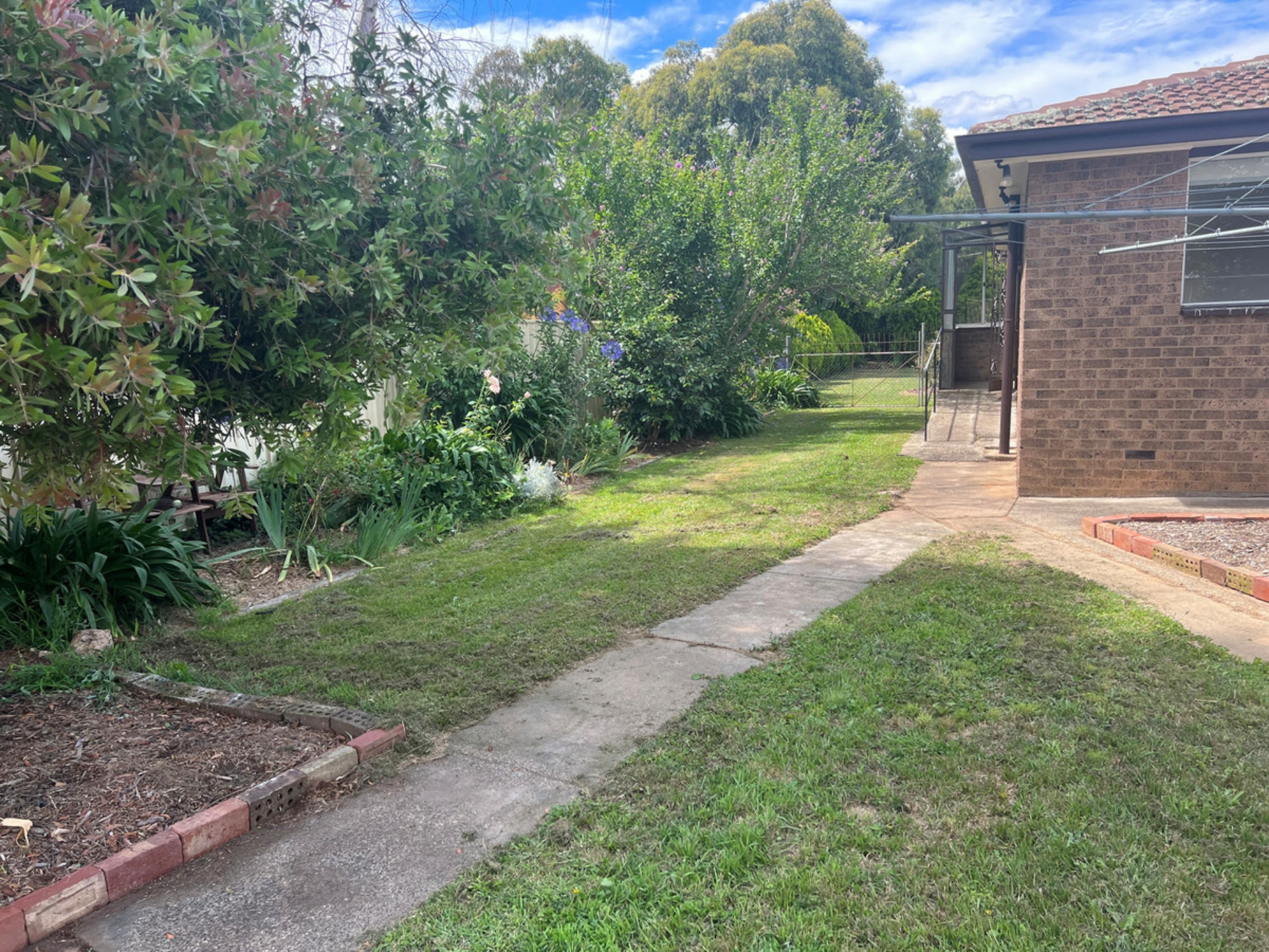12 Chuculba Crescent, GIRALANG