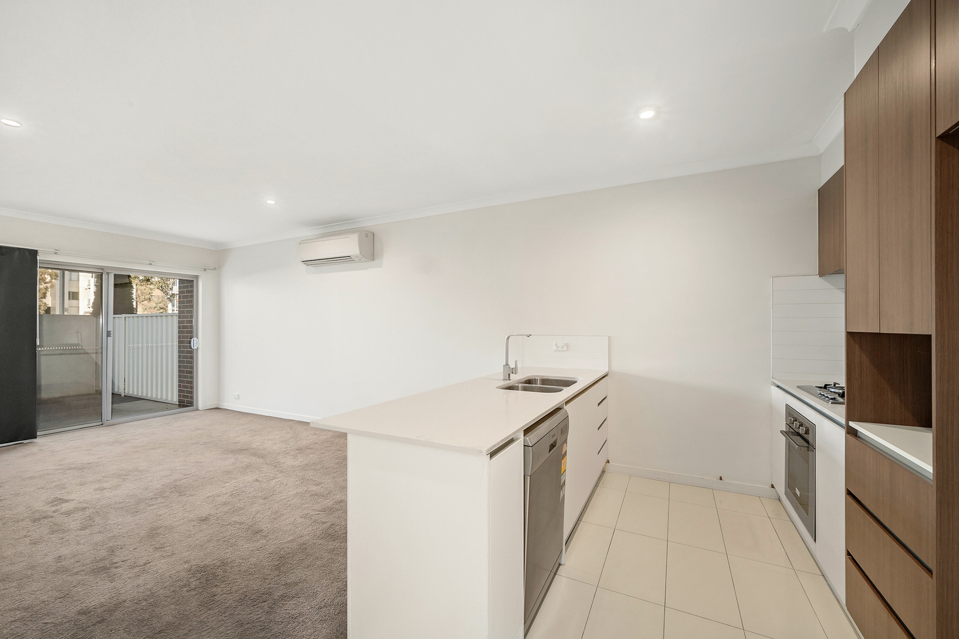 13/2 Clare Burton Crescent, FRANKLIN