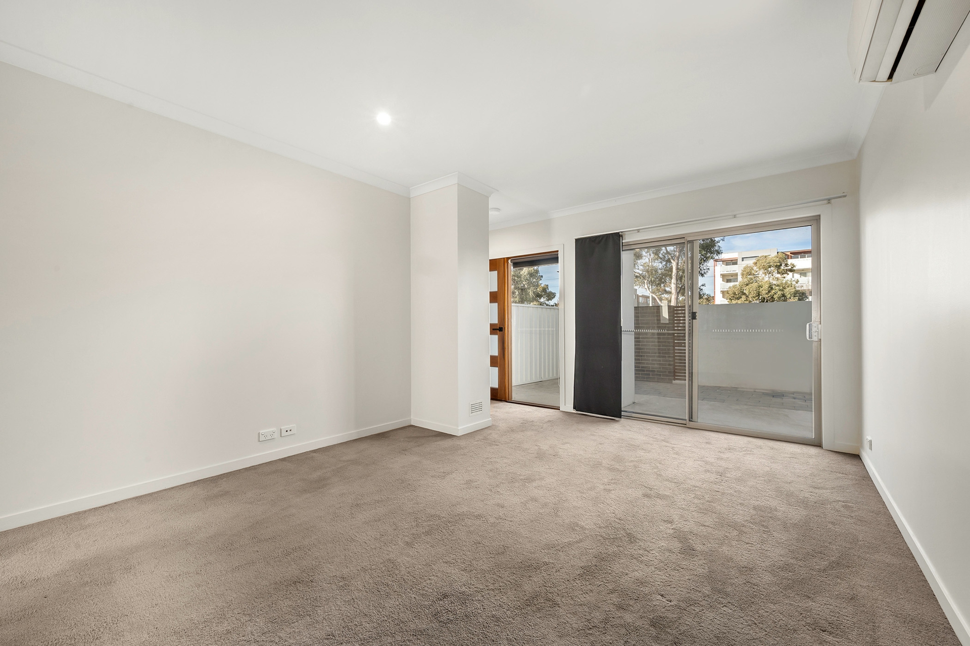 13/2 Clare Burton Crescent, FRANKLIN