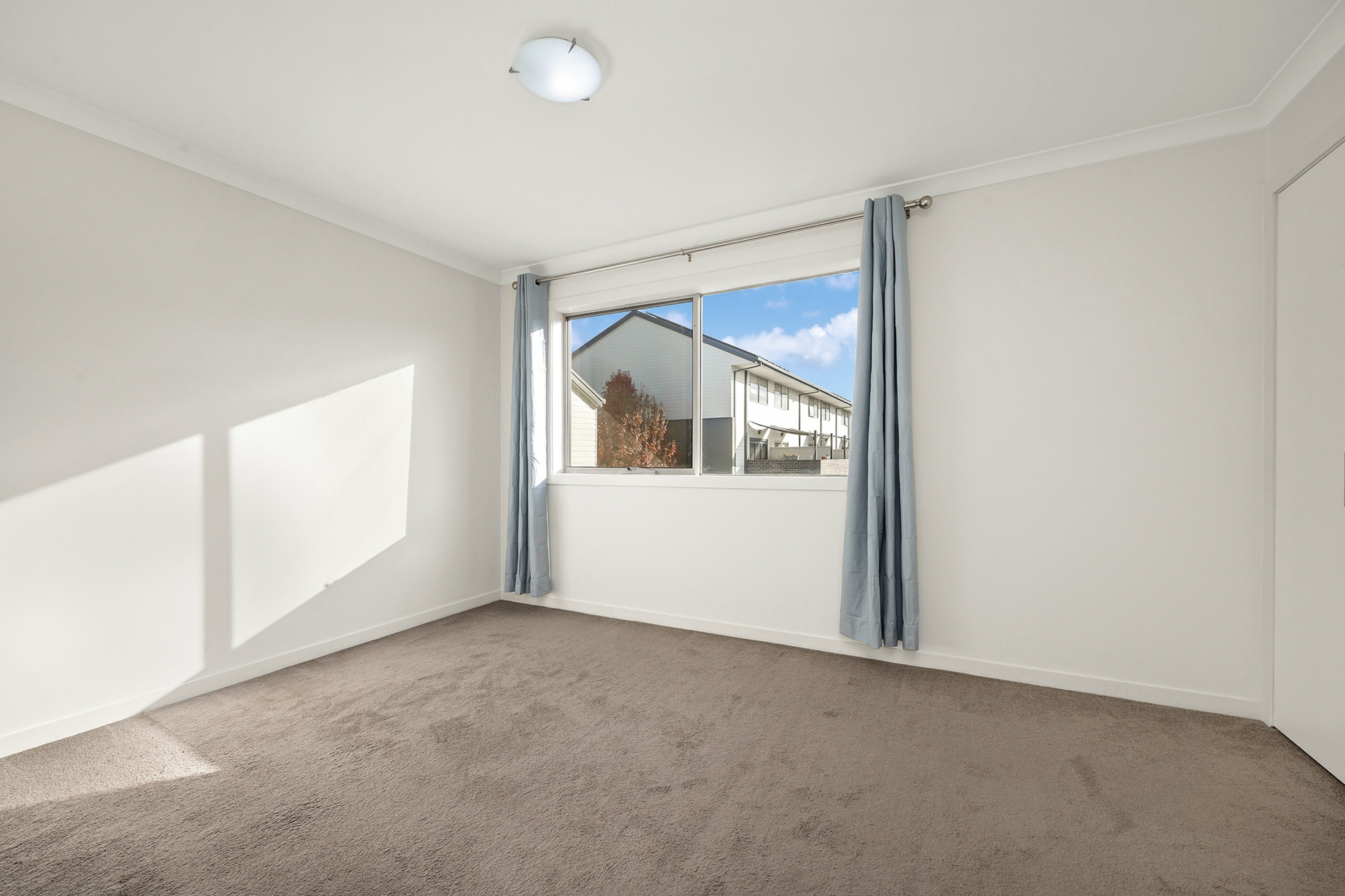 13/2 Clare Burton Crescent, FRANKLIN