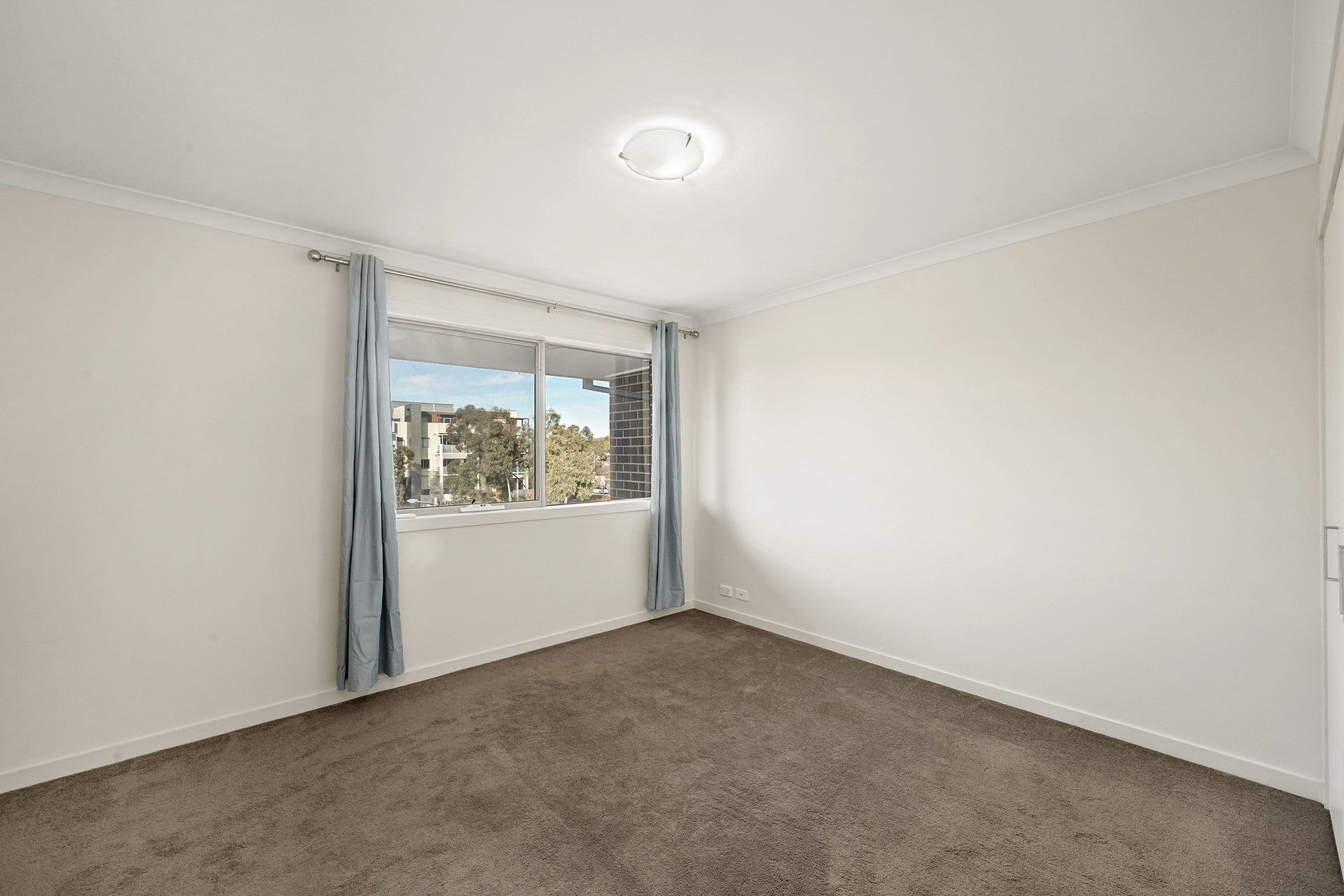 13/2 Clare Burton Crescent, FRANKLIN