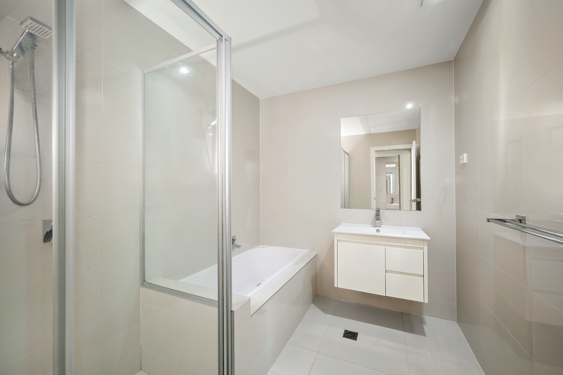 13/2 Clare Burton Crescent, FRANKLIN